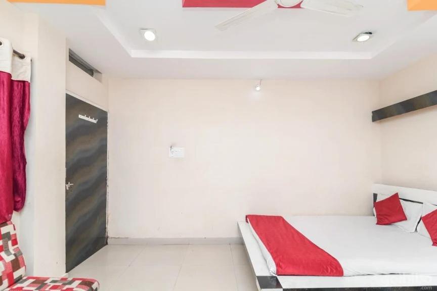 Hotel Rameshwaram ウッジャイン エクステリア 写真