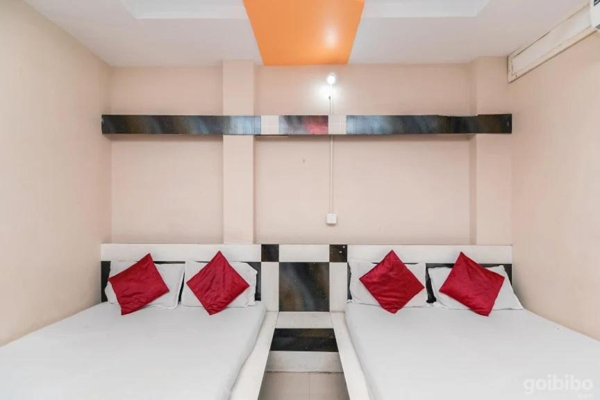 Hotel Rameshwaram ウッジャイン エクステリア 写真