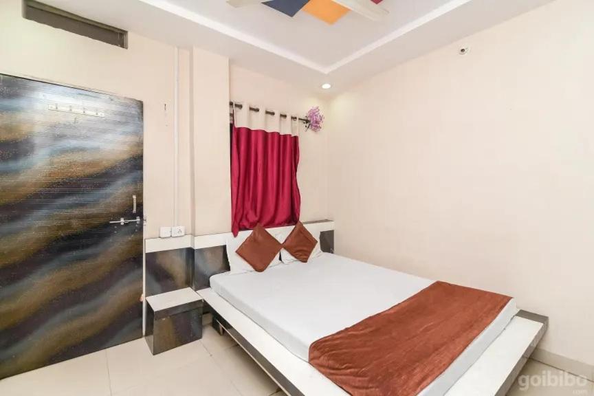 Hotel Rameshwaram ウッジャイン エクステリア 写真