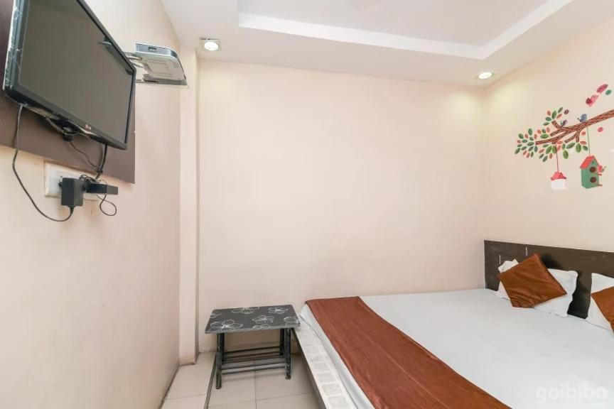 Hotel Rameshwaram ウッジャイン エクステリア 写真