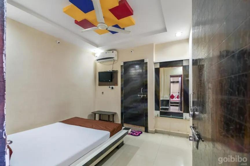 Hotel Rameshwaram ウッジャイン エクステリア 写真