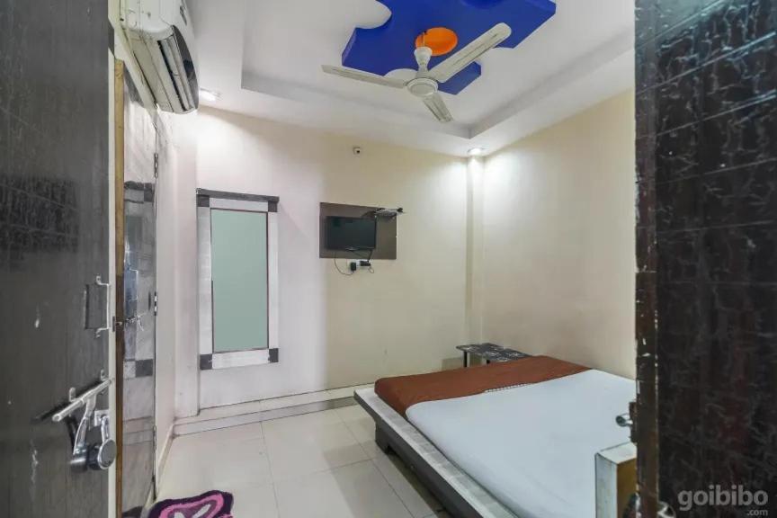 Hotel Rameshwaram ウッジャイン エクステリア 写真