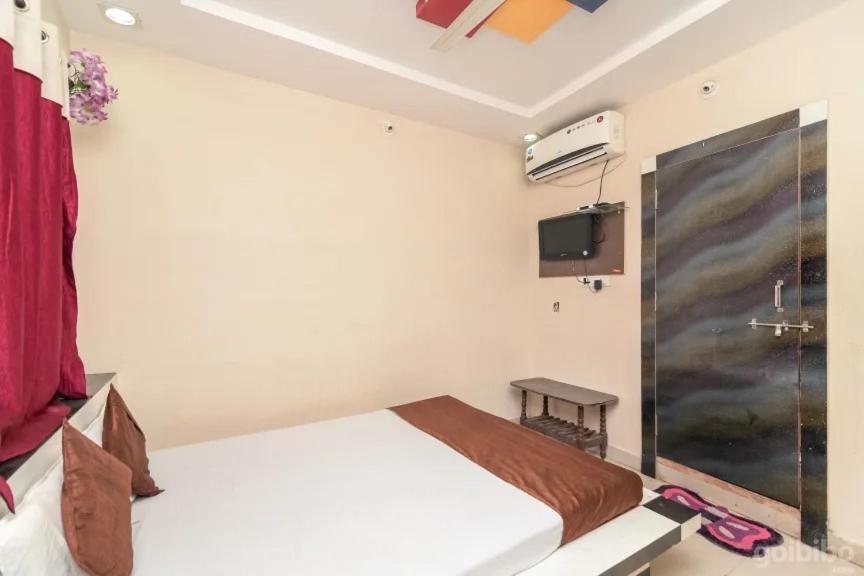 Hotel Rameshwaram ウッジャイン エクステリア 写真